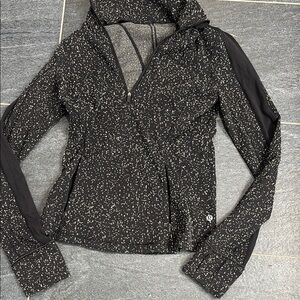 Quarter zip Lululemon pullover